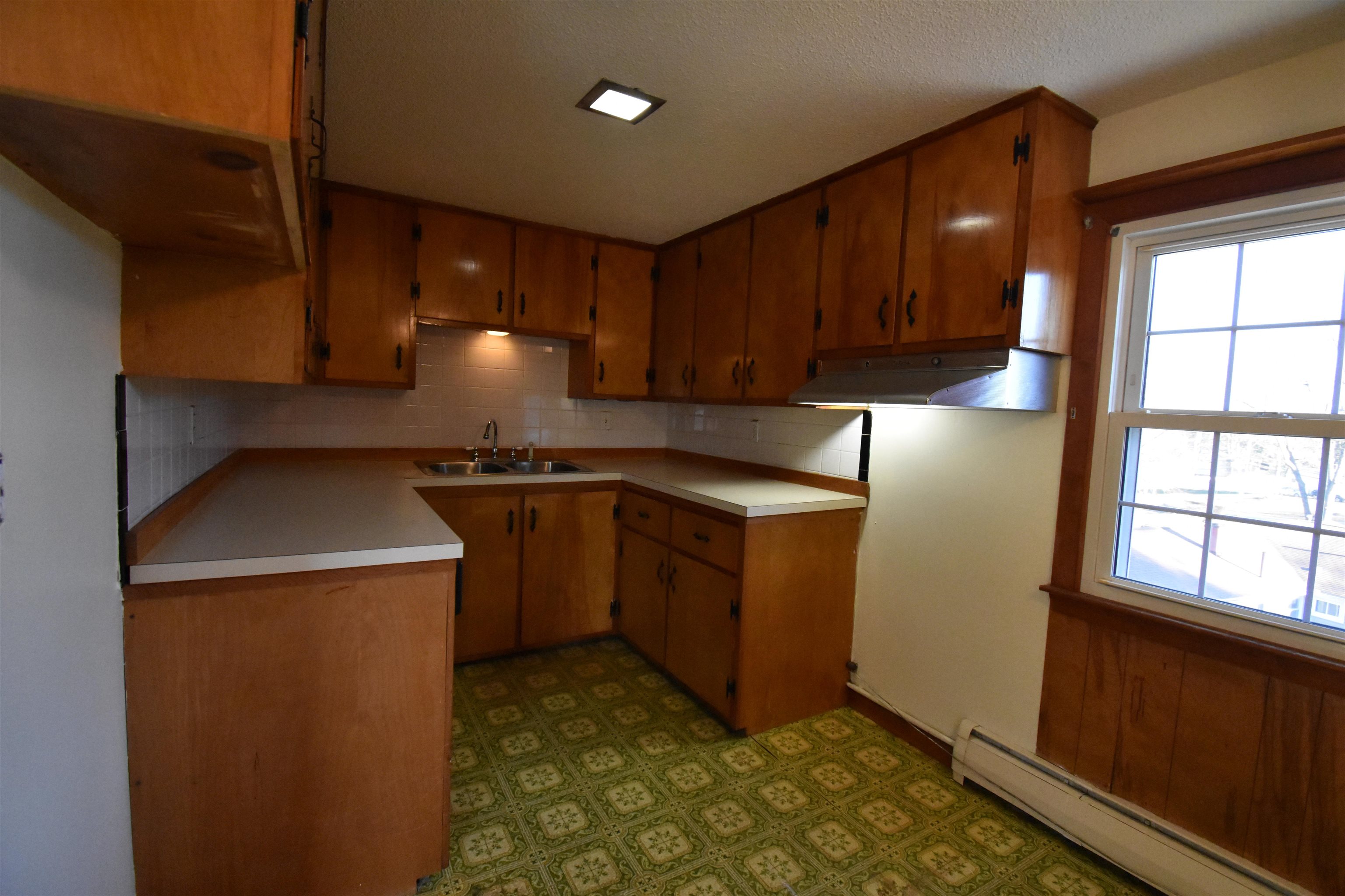 2 Wakefield Drive Nashua, NH 03062 - Photo 23 of 38