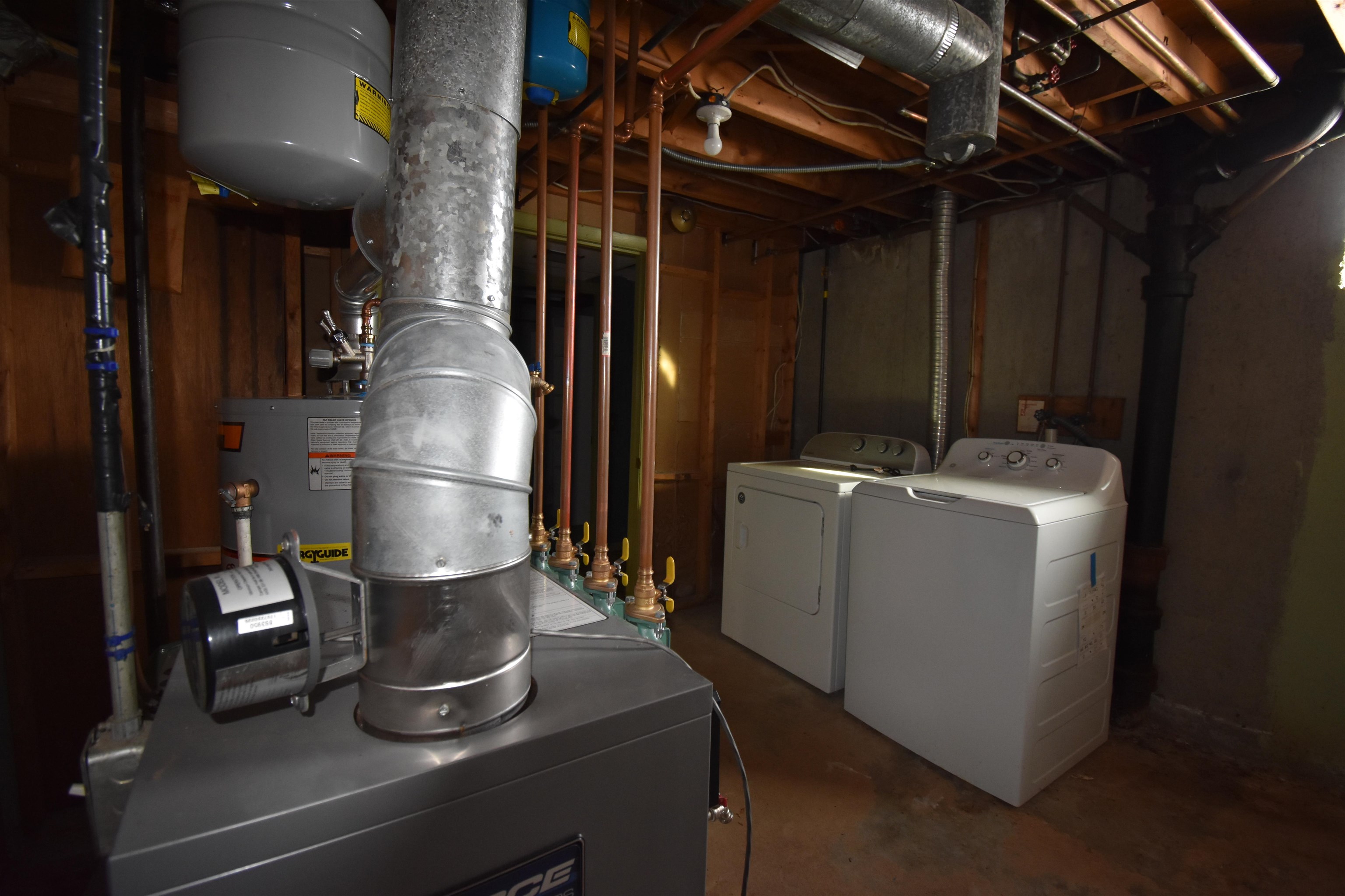 2 Wakefield Drive Nashua, NH 03062 - Photo 31 of 38