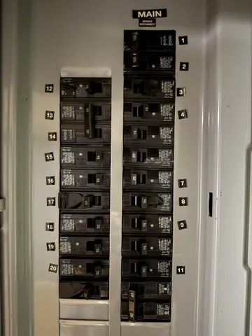 $550,000 | 2 Wakefield Drive, Nashua, NH 03062