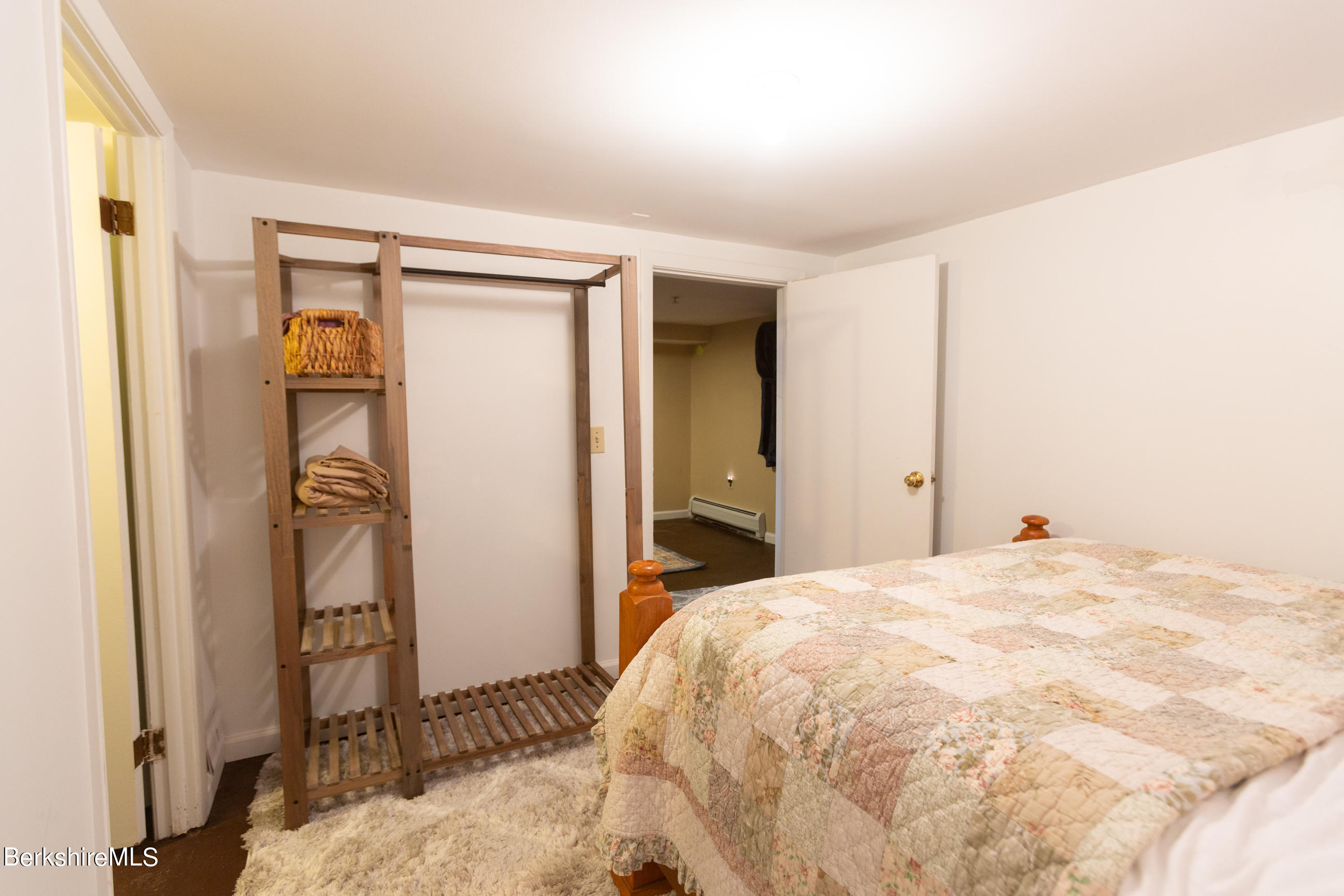 111 Ridgeway Avenue Pittsfield, MA 01201 - Photo 28 of 41 Bonus Guest Area