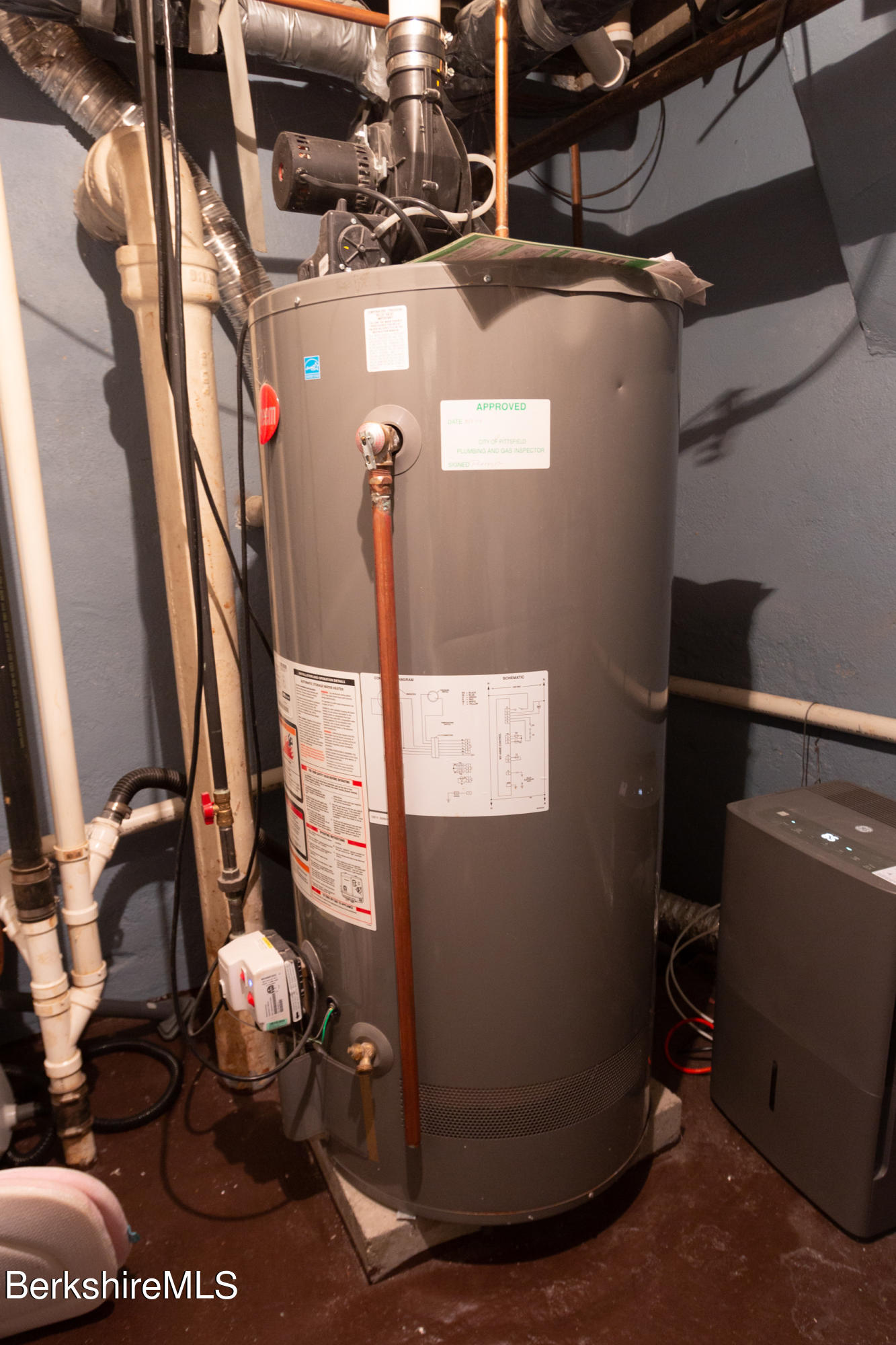 111 Ridgeway Avenue Pittsfield, MA 01201 - Photo 34 of 41 Hot Water