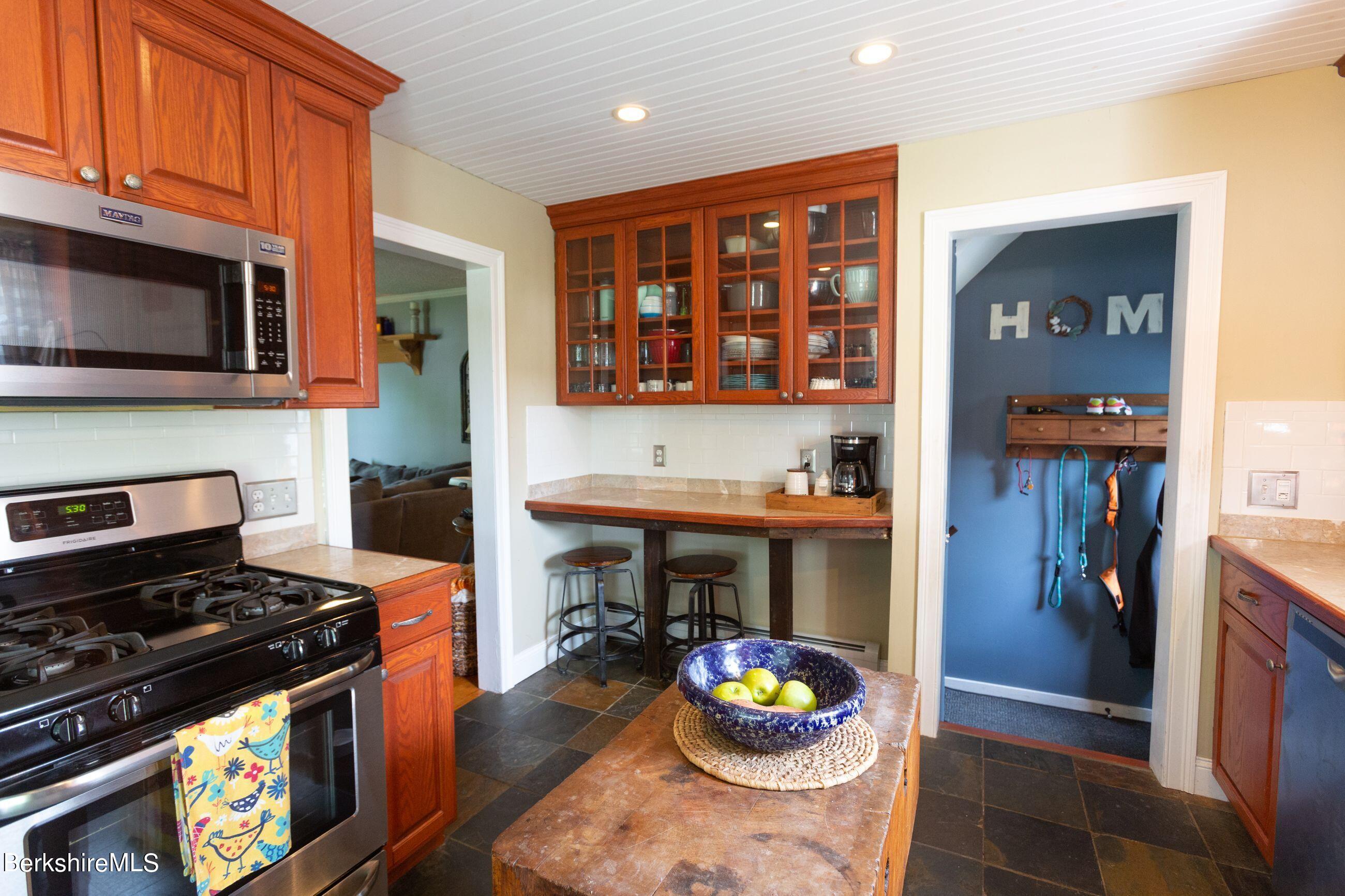111 Ridgeway Avenue Pittsfield, MA 01201 - Photo 6 of 41 Kitchen