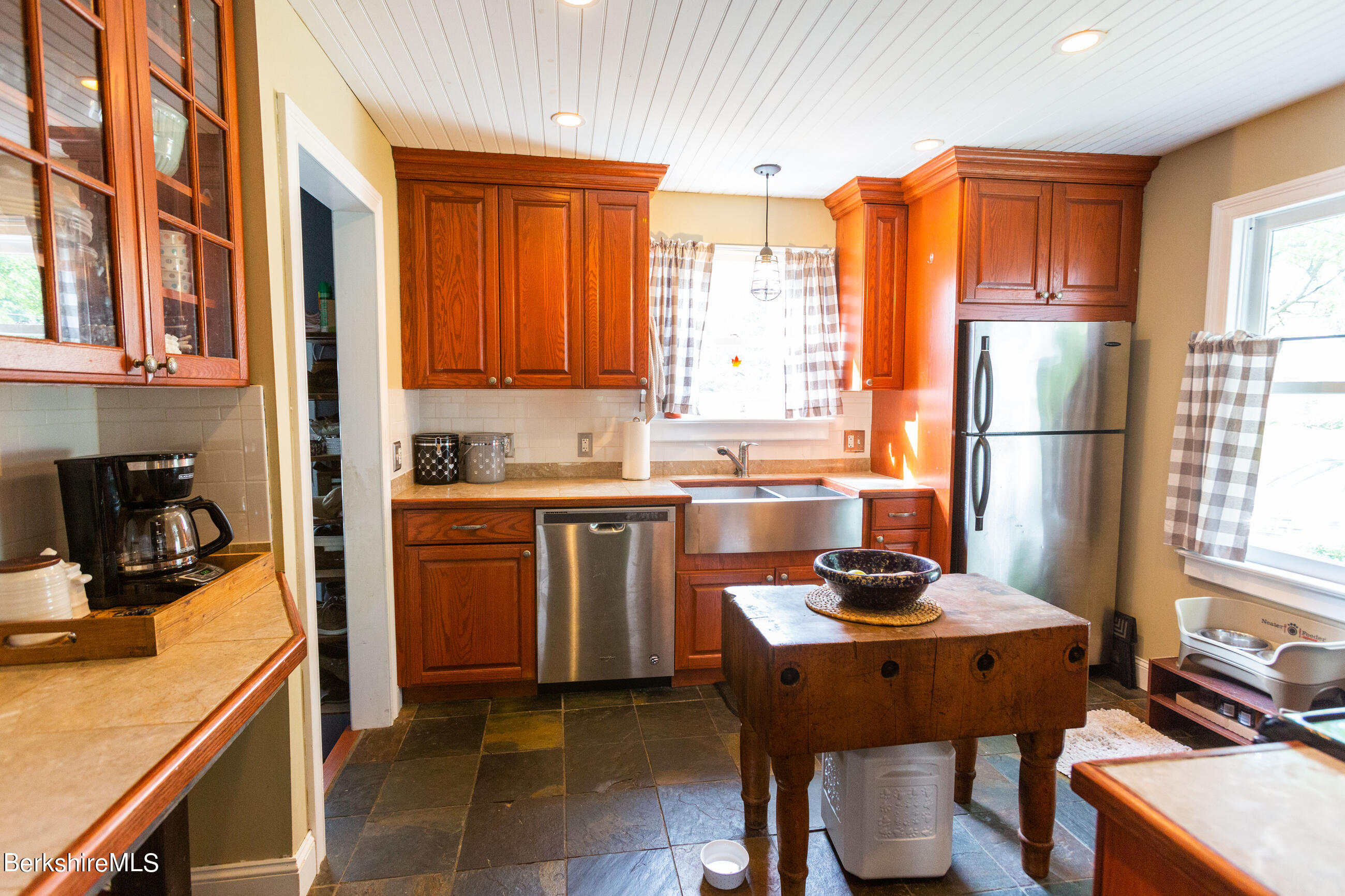 111 Ridgeway Avenue Pittsfield, MA 01201 - Photo 7 of 41 Kitchen