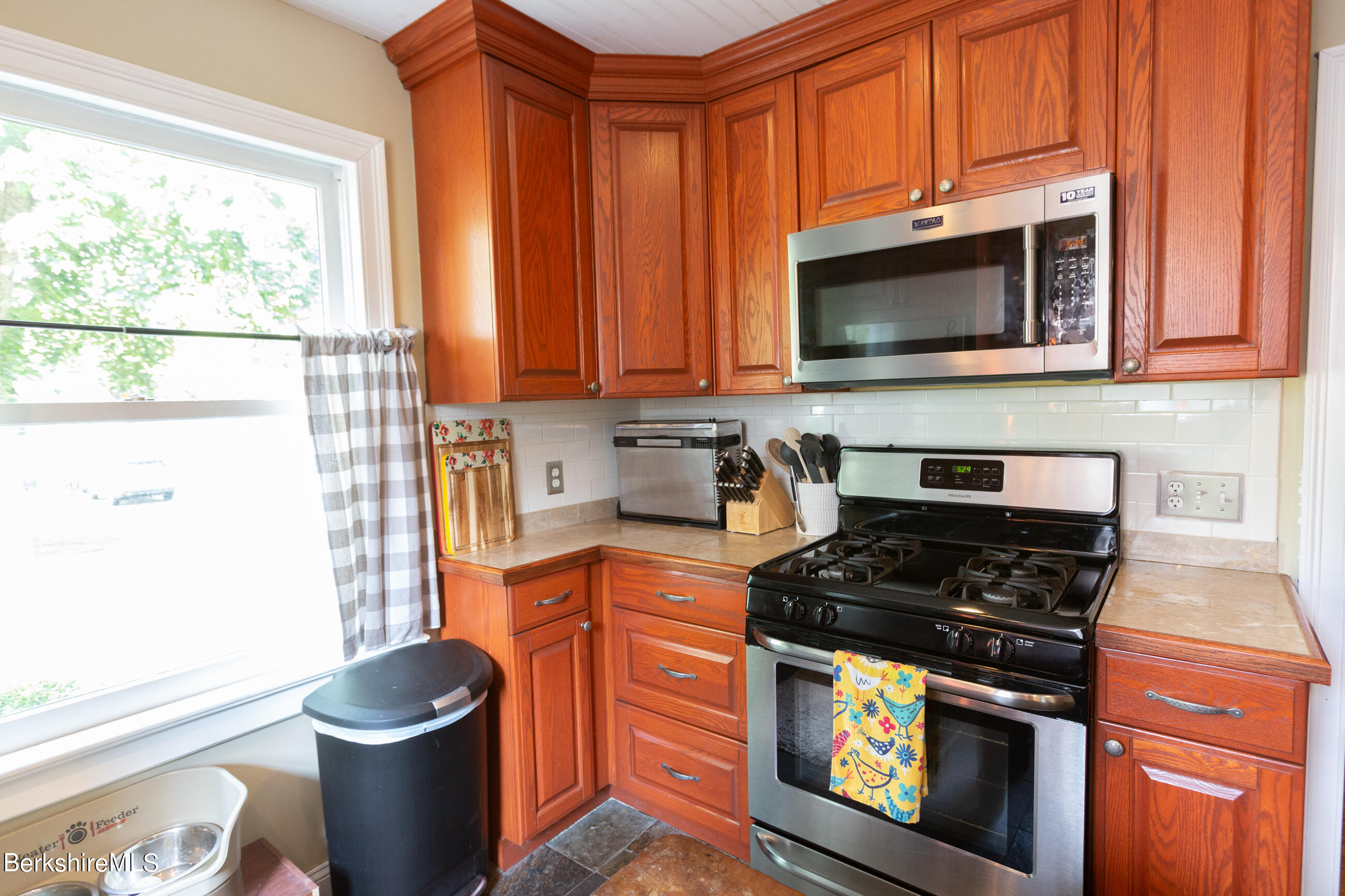 111 Ridgeway Avenue Pittsfield, MA 01201 - Photo 8 of 41 Kitchen