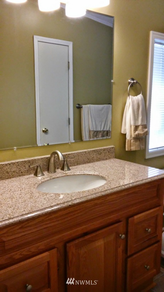 388 East Mountain View Road Camano Island, WA 98282 - Photo 15 of 22 Gallery Image 15