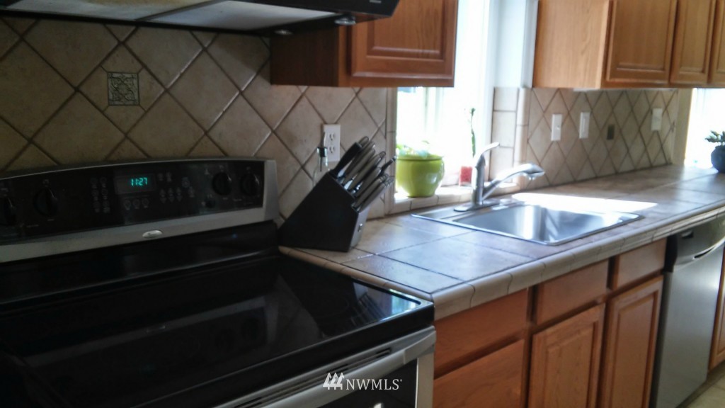 388 East Mountain View Road Camano Island, WA 98282 - Photo 16 of 22 Gallery Image 16