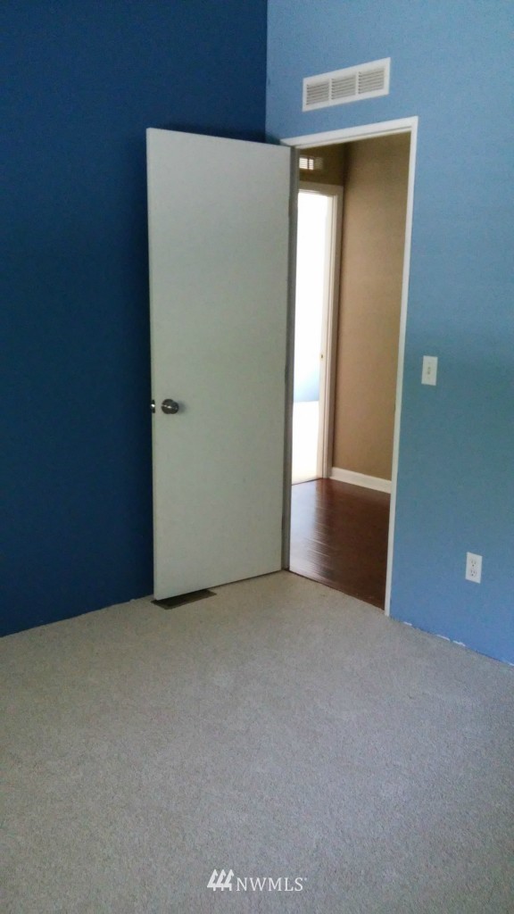 388 East Mountain View Road Camano Island, WA 98282 - Photo 18 of 22 Gallery Image 18