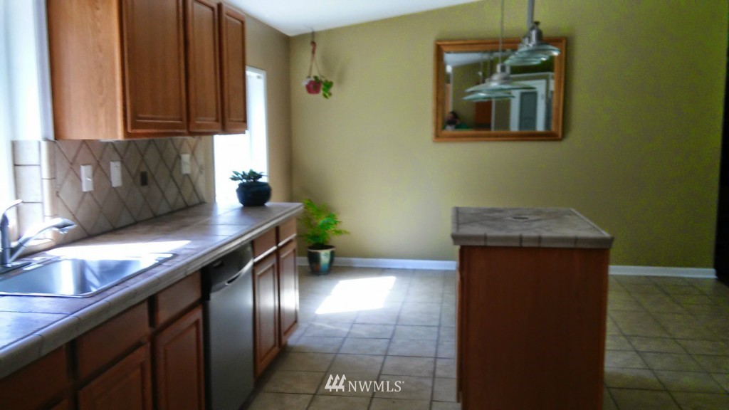 388 East Mountain View Road Camano Island, WA 98282 - Photo 9 of 22 Gallery Image 9