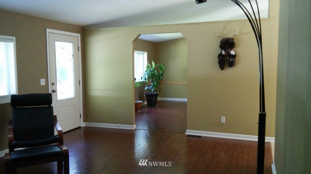 388 East Mountain View Road Camano Island, WA 98282 - Photo 10 of 22 Gallery Image 10
