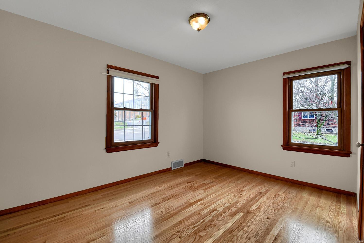 8285 Morgan Ford Road St. Louis, MO 63123 - Photo 8 of 12 Gallery Image 8