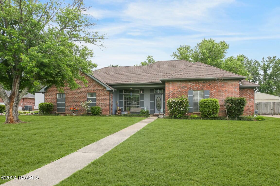 204 Longpointe Road Youngsville, LA 70592 - Photo 1 of 16 204 longpointe-1