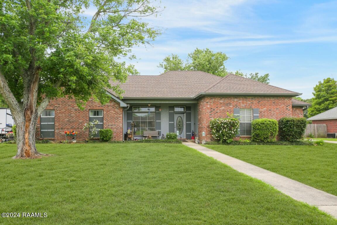 204 Longpointe Road Youngsville, LA 70592 - Photo 2 of 16 204 longpointe-2