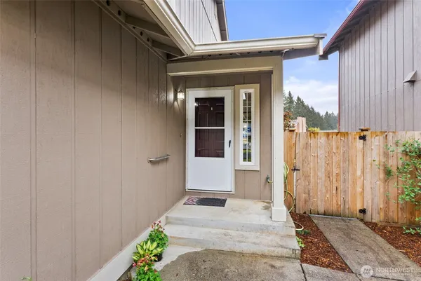 $425,000 | 606 Malibu Drive Southeast, Lacey, WA 98503