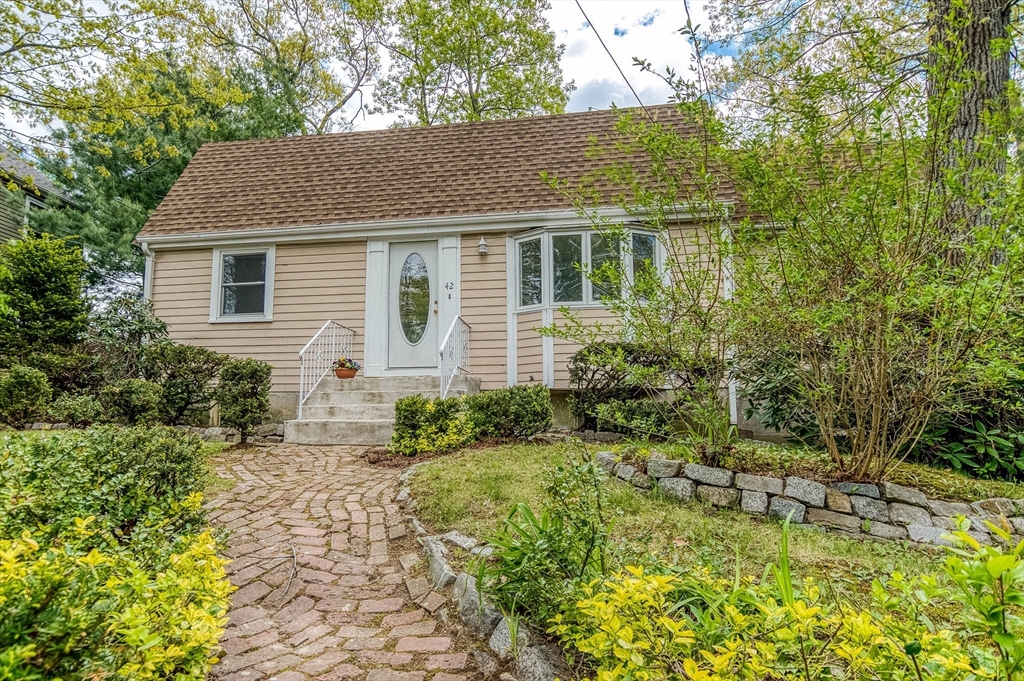 42 Stoughton Road Dedham, MA 02026 - Photo 2 of 29 Gallery Image 2