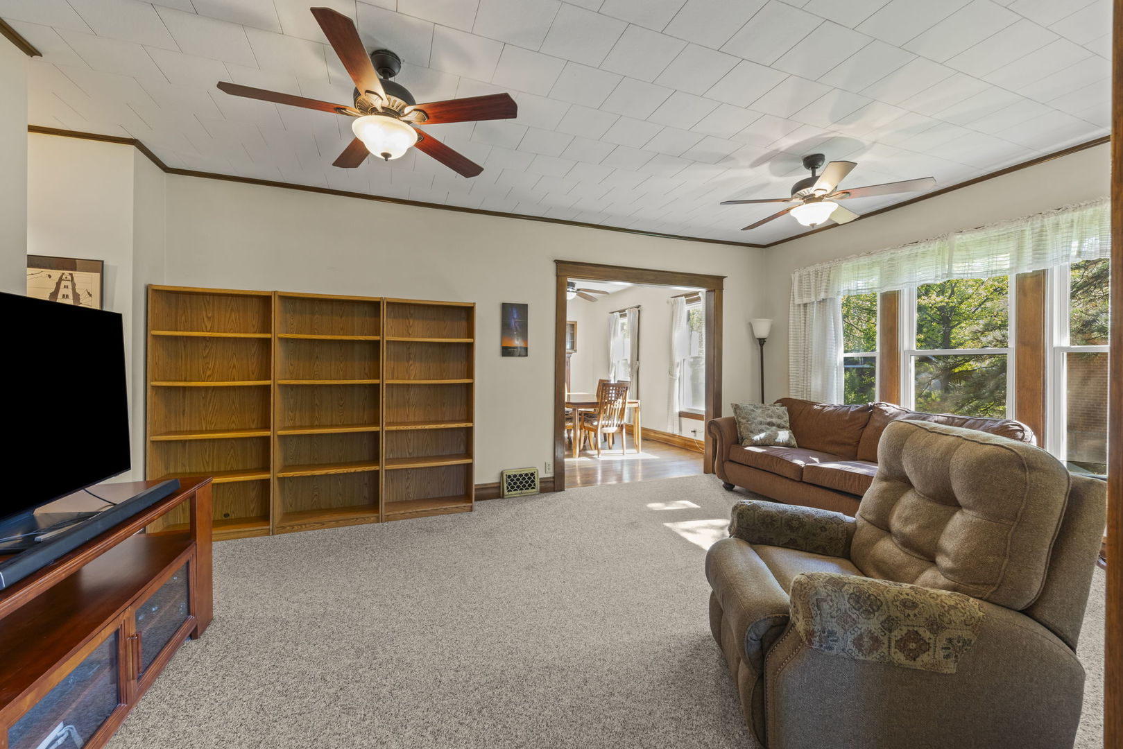 1924 Pine Road Homewood, IL 60430 - Photo 4 of 28