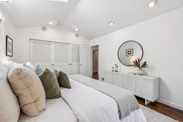 $1,095,000 | 2059 Mastlands Drive, Oakland, CA 94611