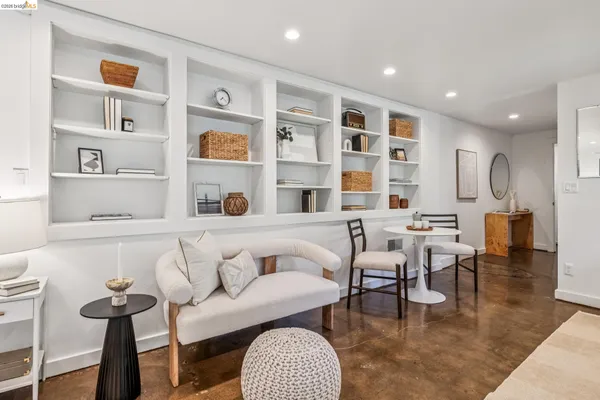 $1,095,000 | 2059 Mastlands Drive, Oakland, CA 94611