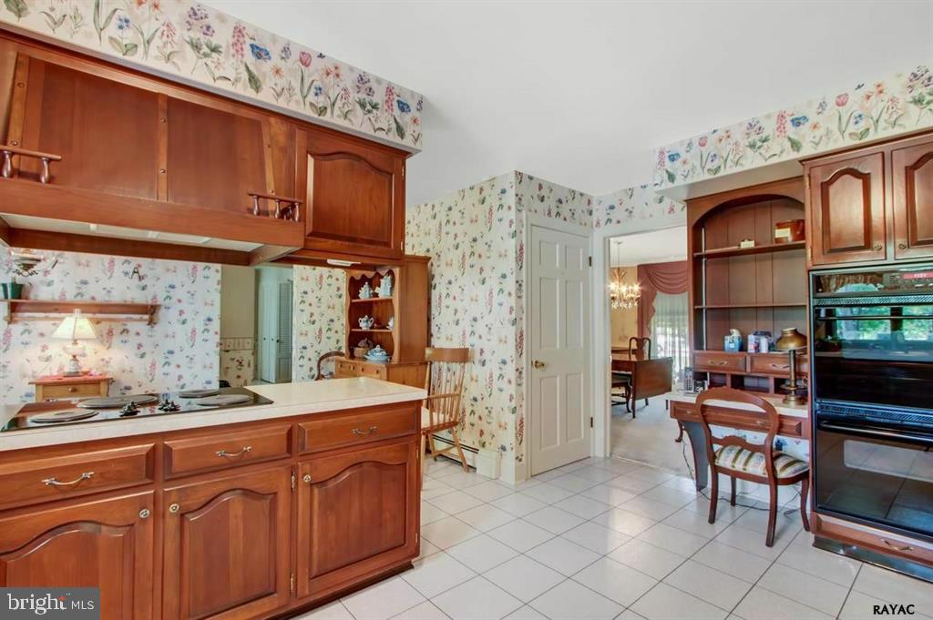 225 Old Mill Road Gettysburg, PA 17325 - Photo 7 of 22 Kitchen