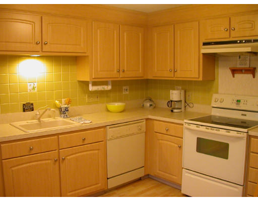 24 Hemlock Road Andover, MA 01810 - Photo 4 of 15 Gallery Image 4