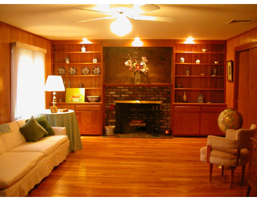 24 Hemlock Road Andover, MA 01810 - Photo 5 of 15 Gallery Image 5