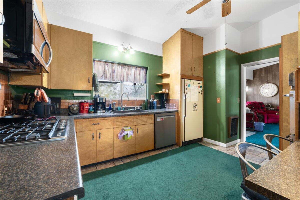 229 Gibbon Road Central Point, OR 97502 - Photo 13 of 25 09-CI_6846