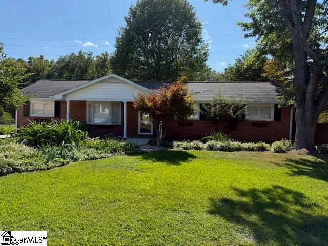 $349,900 | 15 Fairlawn Circle, Greenville, SC 29617