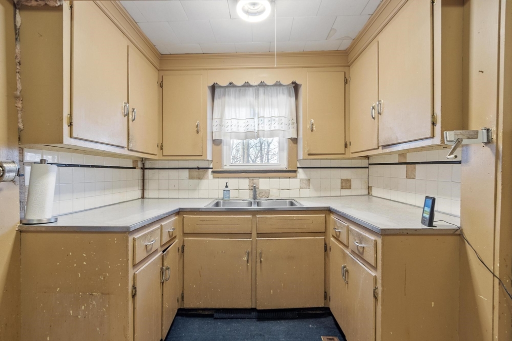 86 Highland Street Athol, MA 01331 - Photo 14 of 28