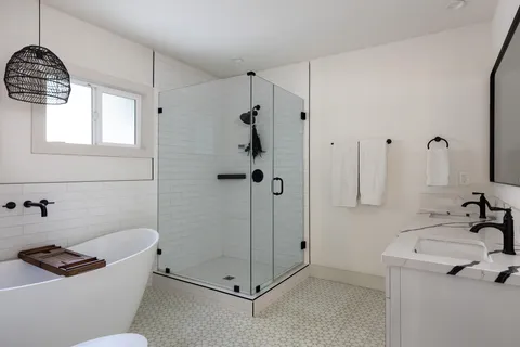$1,595,000 | 435 Cambridge Drive, Burbank, CA 91504