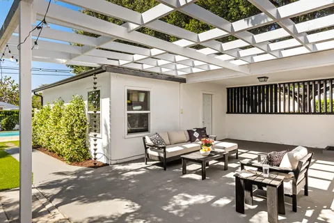 $1,595,000 | 435 Cambridge Drive, Burbank, CA 91504