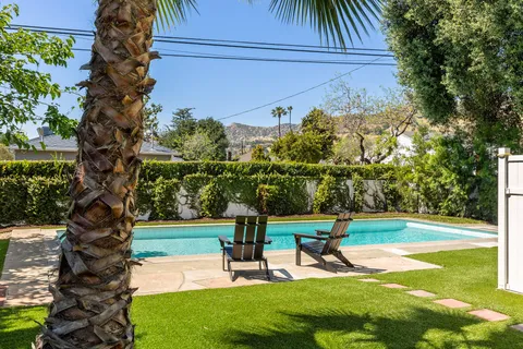 $1,595,000 | 435 Cambridge Drive, Burbank, CA 91504