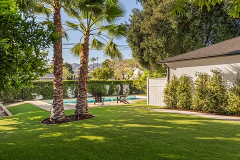 $1,595,000 | 435 Cambridge Drive, Burbank, CA 91504