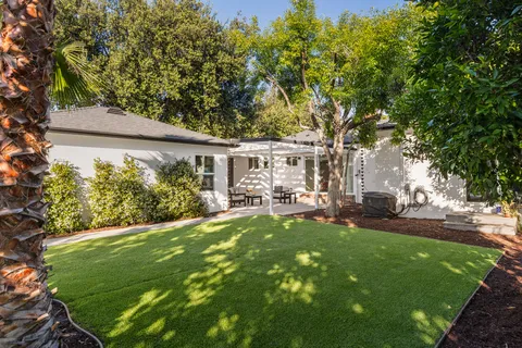 $1,595,000 | 435 Cambridge Drive, Burbank, CA 91504