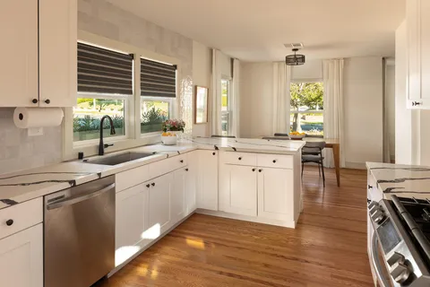 $1,595,000 | 435 Cambridge Drive, Burbank, CA 91504