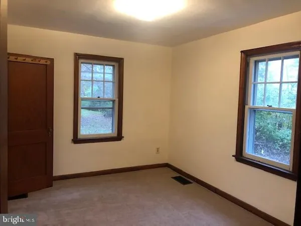 $1,695 | 501 North Ridge Road, Perkasie, PA 18944