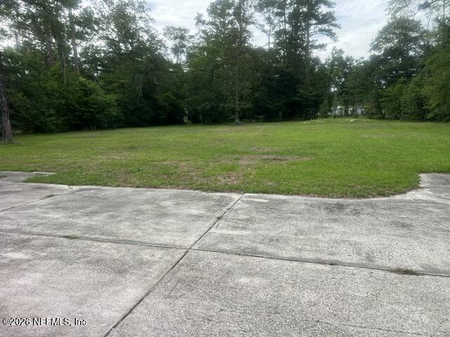 6947 Wiley Road Jacksonville, FL 32210 - Photo 2 of 13 driveway_yard