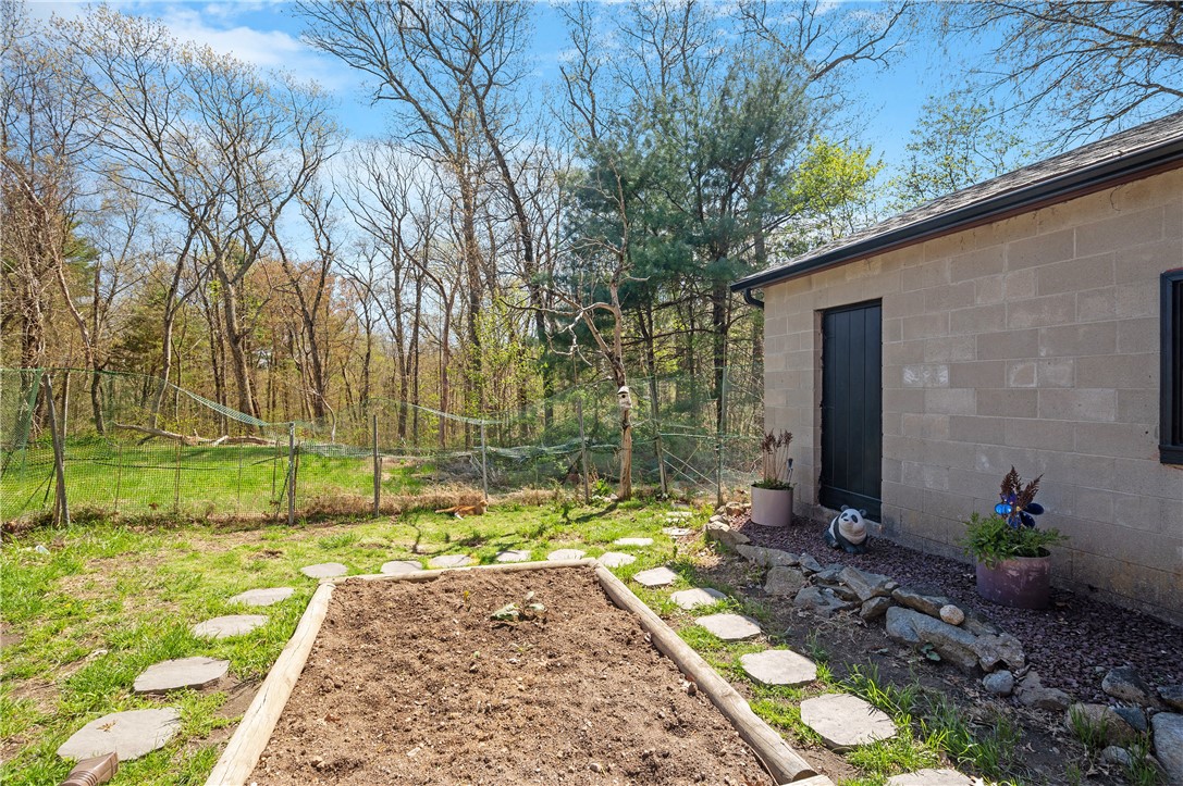 108 Burlingame Road Smithfield, RI 02917 - Photo 11 of 48 Gallery Image 11