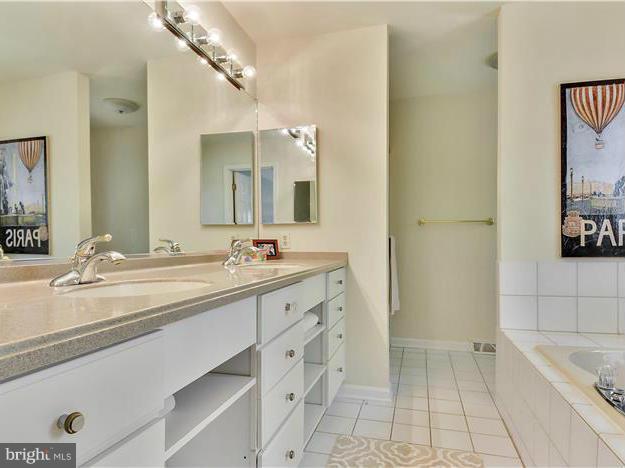 12917 Falls Road Cockeysville, MD 21030 - Photo 20 of 30 Bath (Master)