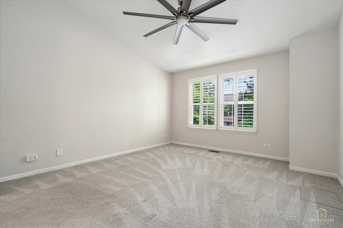 642 West Moreland Avenue Addison, IL 60101 - Photo 19 of 33