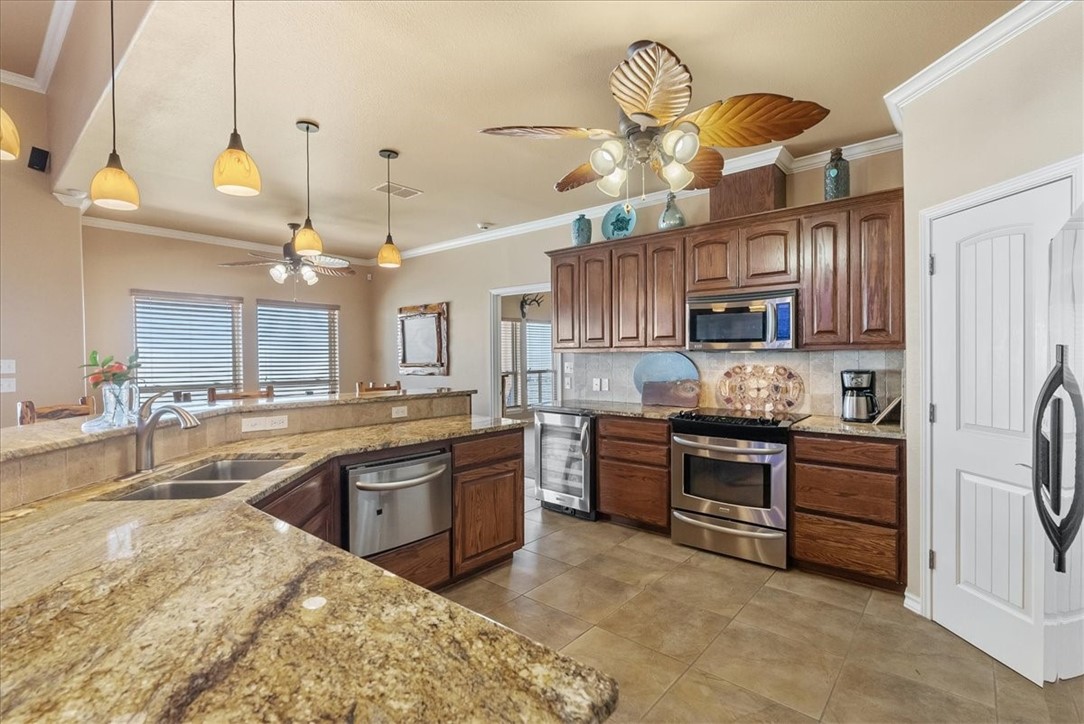 9129 County Road 2226 Taft, TX 78390 - Photo 7 of 40 granite counter tops & Stainless appliances