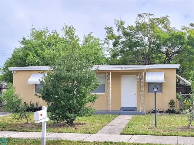 $2,200 | 4870 Northeast 16th Avenue, Pompano Beach, FL 33064