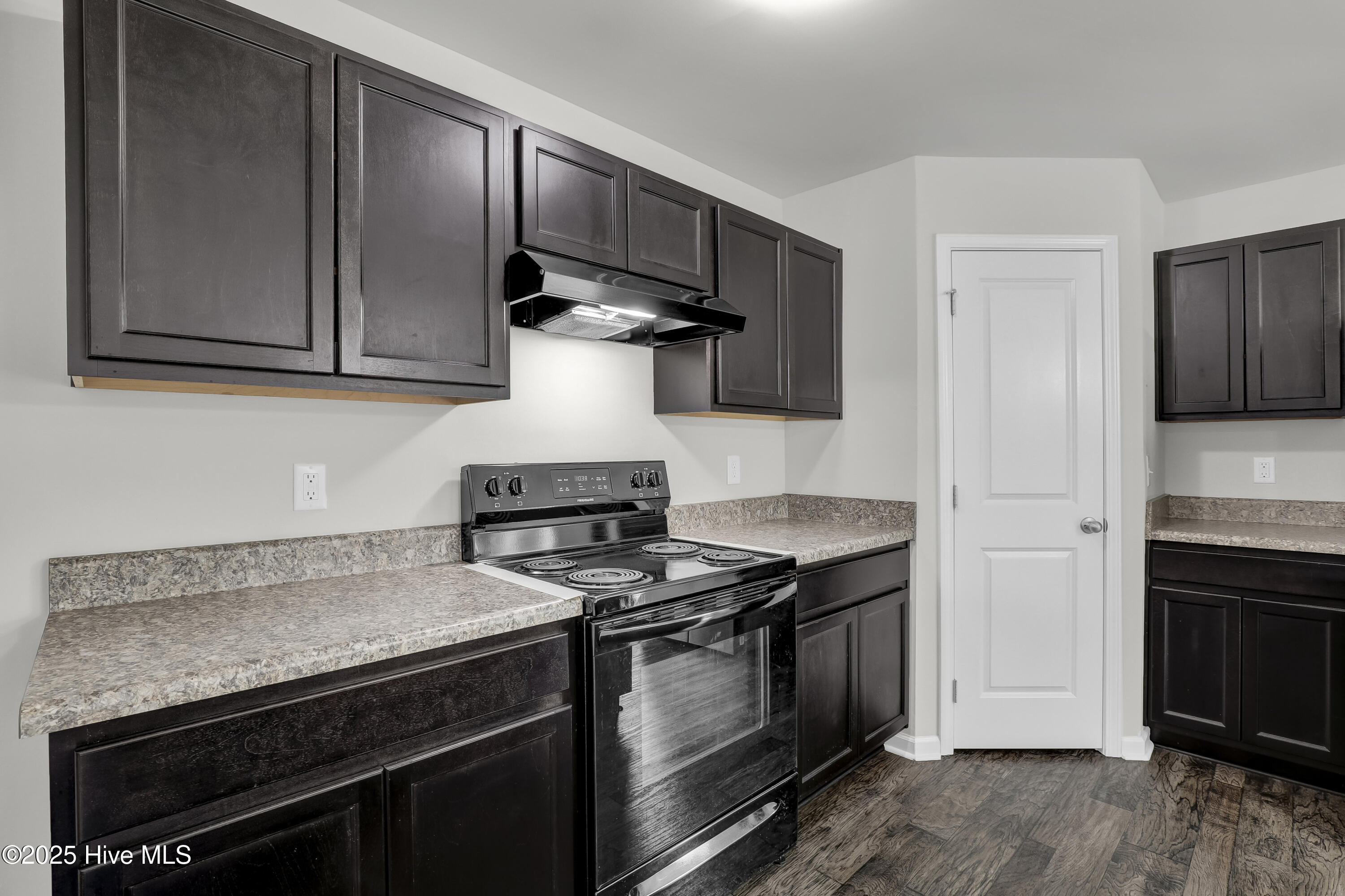 415 Hope Lane Holly Ridge, NC 28445 - Photo 11 of 43 Kitchen/ pantry