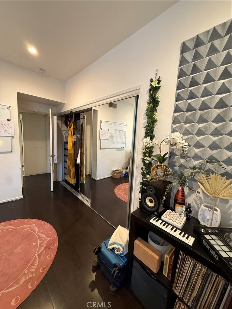 14144 Dickens Street, Unit 101 Sherman Oaks, CA 91423 - Photo 17 of 25