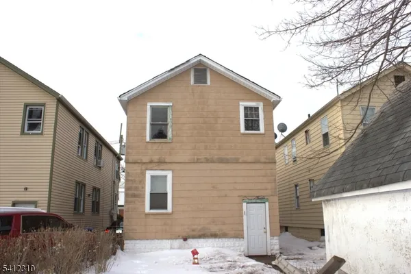 $2,100 | 722 Roselle Street, Linden, NJ 07036