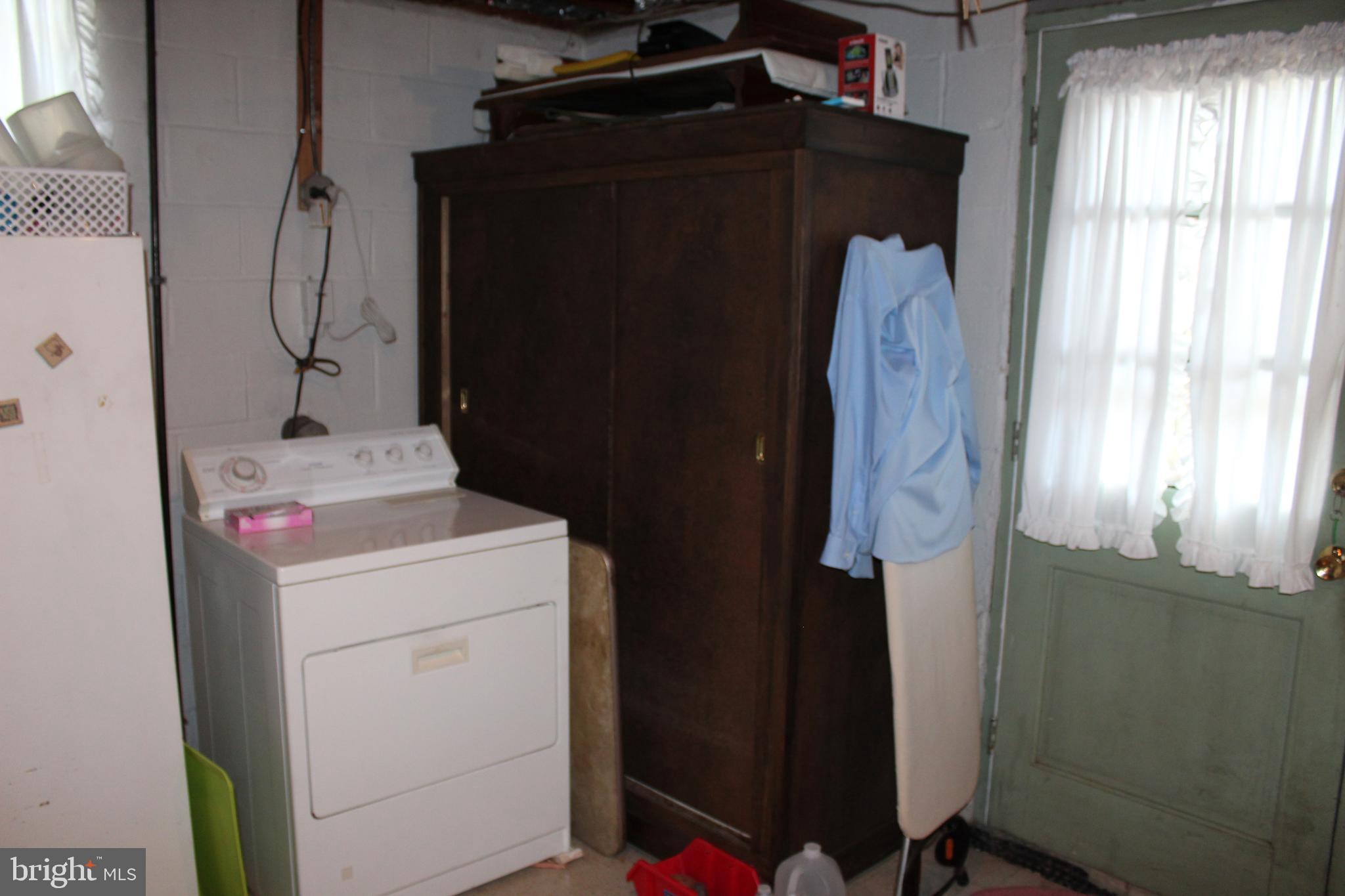 6807 Windsor Mill Road Baltimore, MD 21207 - Photo 16 of 21 Cedar Storage Closet