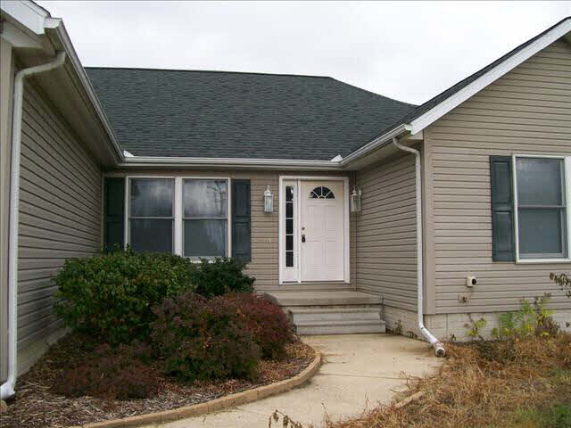 13400 Dixon Road Dundee, MI 48131 - Photo 2 of 20 20367334-1.JPG