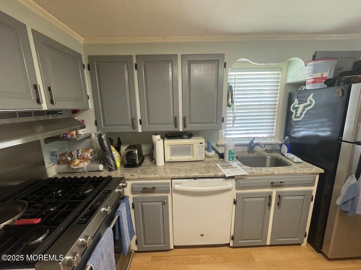 137 Inskip Avenue Ocean Grove, NJ 07756 - Photo 3 of 11 a utility room with dryer and washer