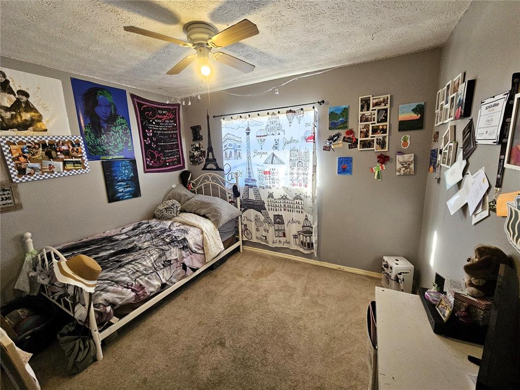 13308 Duck Lake Canal Road Dade City, FL 33525 - Photo 22 of 90 a bed room with a bed and a window