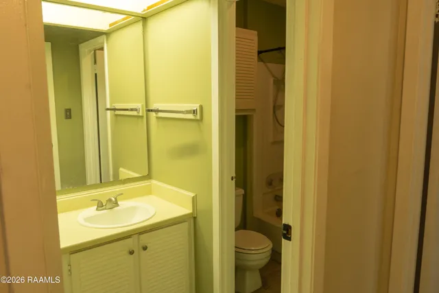 $97,500 | 101 Wilbourn Boulevard, Unit 404, Lafayette, LA 70506