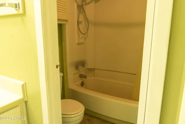 $97,500 | 101 Wilbourn Boulevard, Unit 404, Lafayette, LA 70506