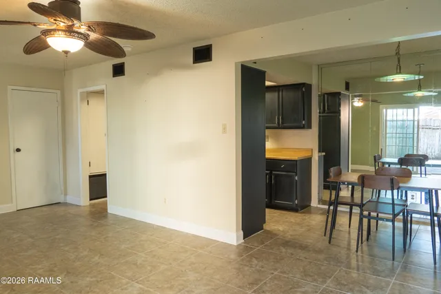 $97,500 | 101 Wilbourn Boulevard, Unit 404, Lafayette, LA 70506